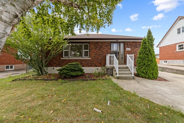 500 Rosseau Road, Hamilton