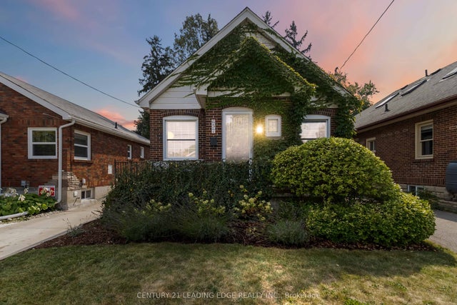 657 Emery Street, London South