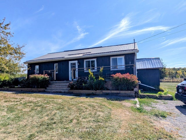 12075 Loyalist Parkway, Prince Edward County