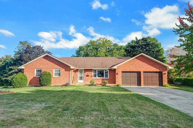20 Hilltop Crescent S, North Grenville