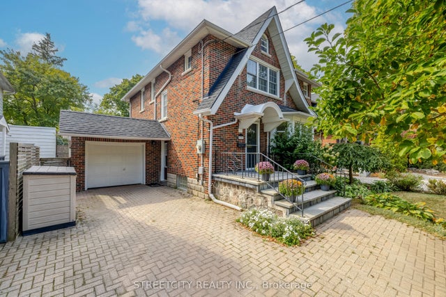 931 Waterloo Street, London East