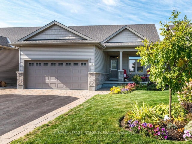 112 Elfin Grove, Kanata