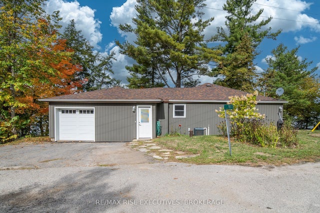1017 Woods Lane, Frontenac