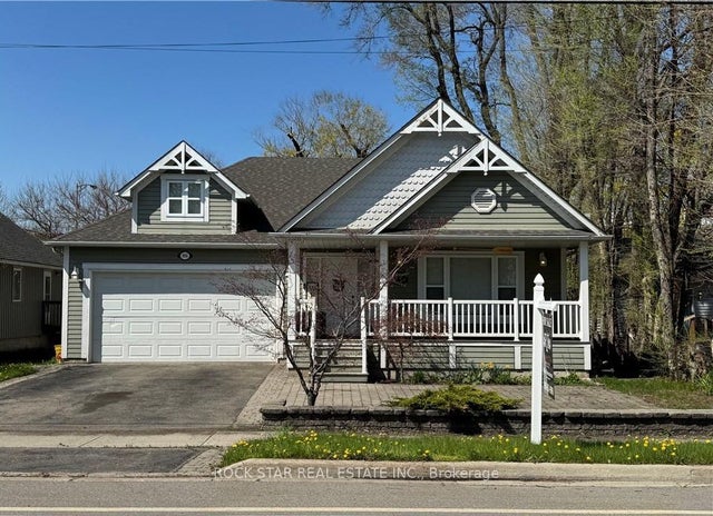 996 Beach Boulevard, Hamilton