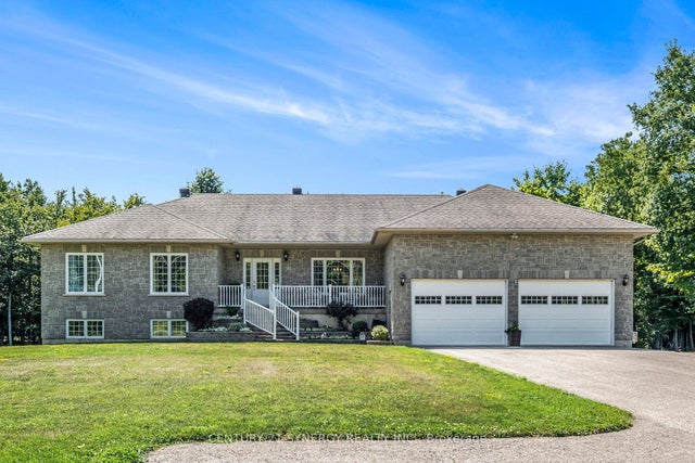 151 Golf Club Road, Rideau Lakes