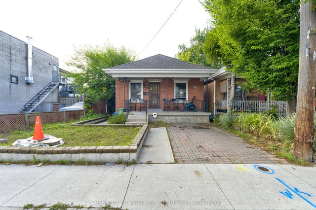 13 Cameron Avenue N, Hamilton