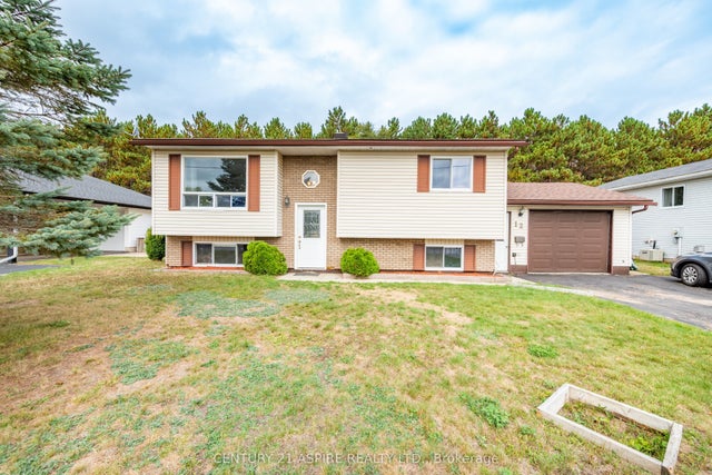 12 Dutch Drive, Petawawa