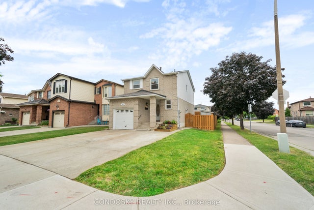 311 Macintosh Drive, Hamilton