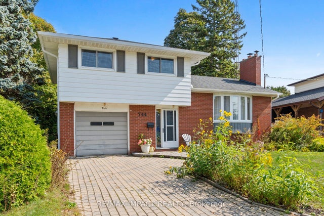 744 Spragge Crescent, Cobourg