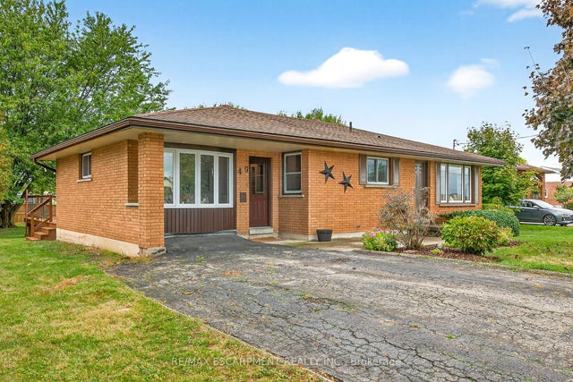 49 Erie Avenue N, Haldimand
