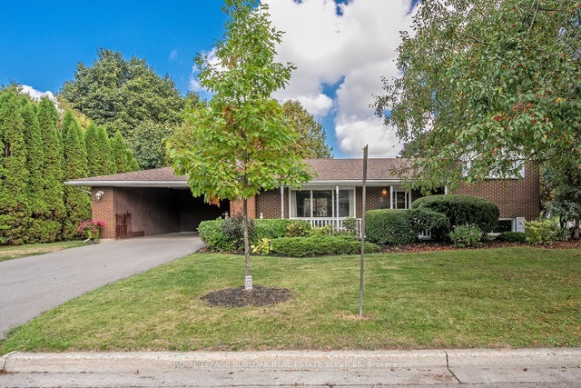 3 White Oaks Avenue, Brantford