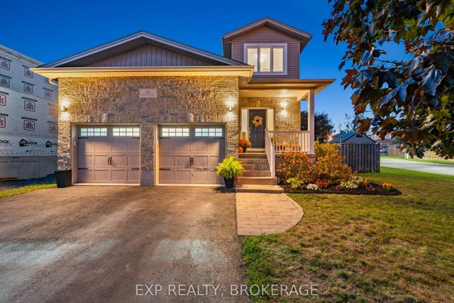 120 Mcdonough Crescent, Loyalist
