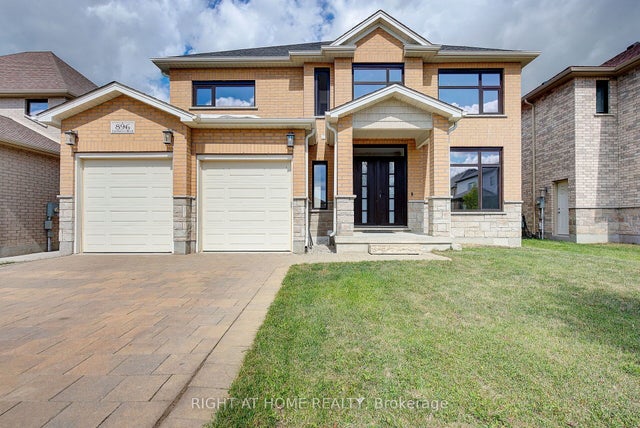 896 Zaifman Circle, London North