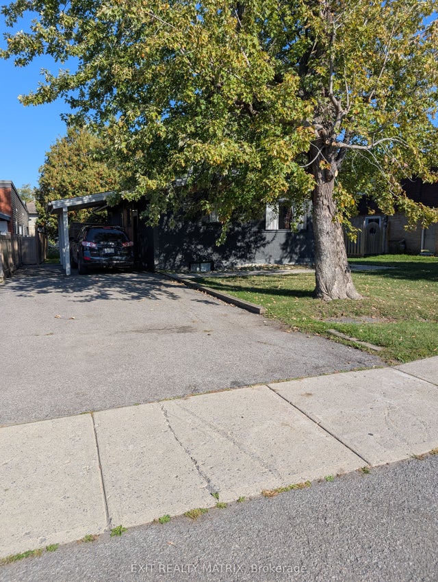 1415 Maxime Road, Cyrville - Carson Grove - Pineview