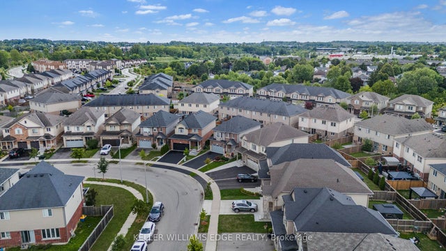 209 Echovalley Drive, Hamilton