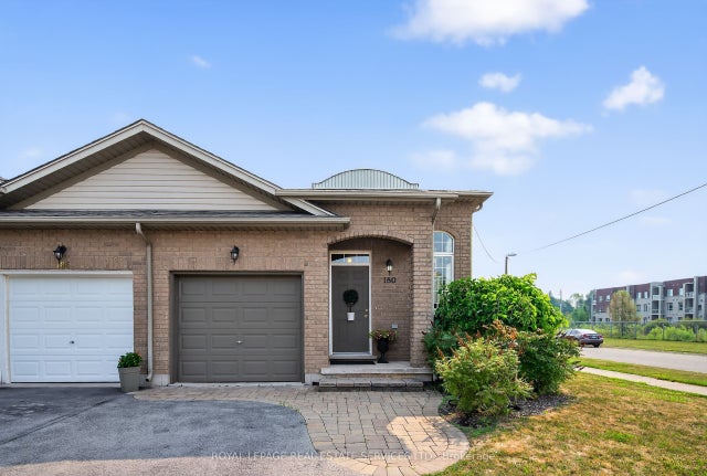 180 Oakcrest Avenue, Welland