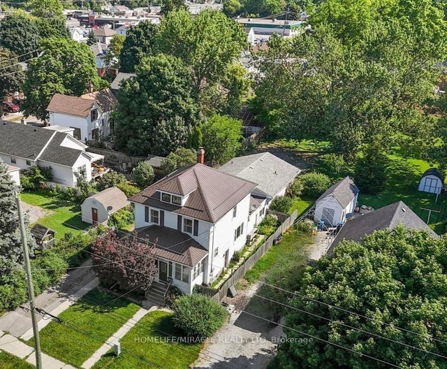 207-209 Inshes Avenue, Chatham-Kent