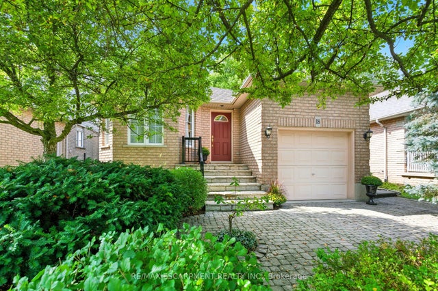 18 Naples Boulevard, Hamilton