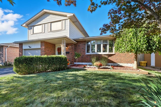 10 Alayne Crescent, London South