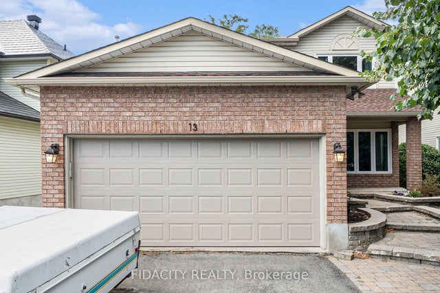 13 Vesta Street, Barrhaven