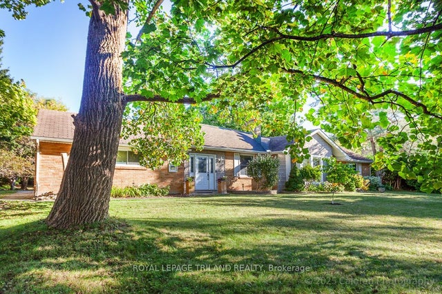 749 Commissioners Road W, London South