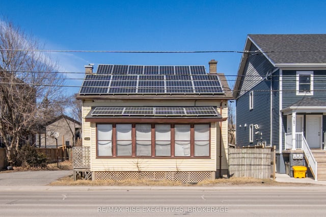 789 King Street W, Kingston