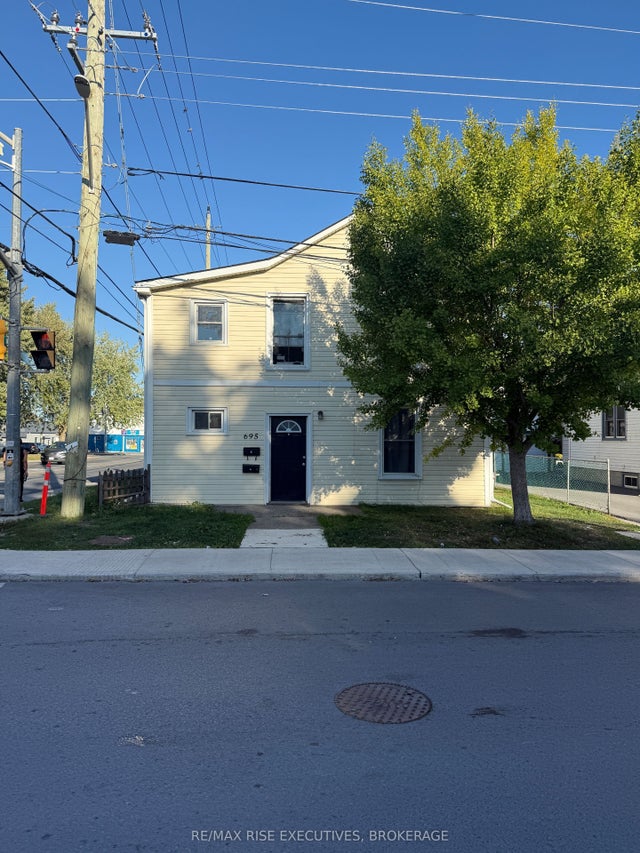 695 Victoria Street, Kingston