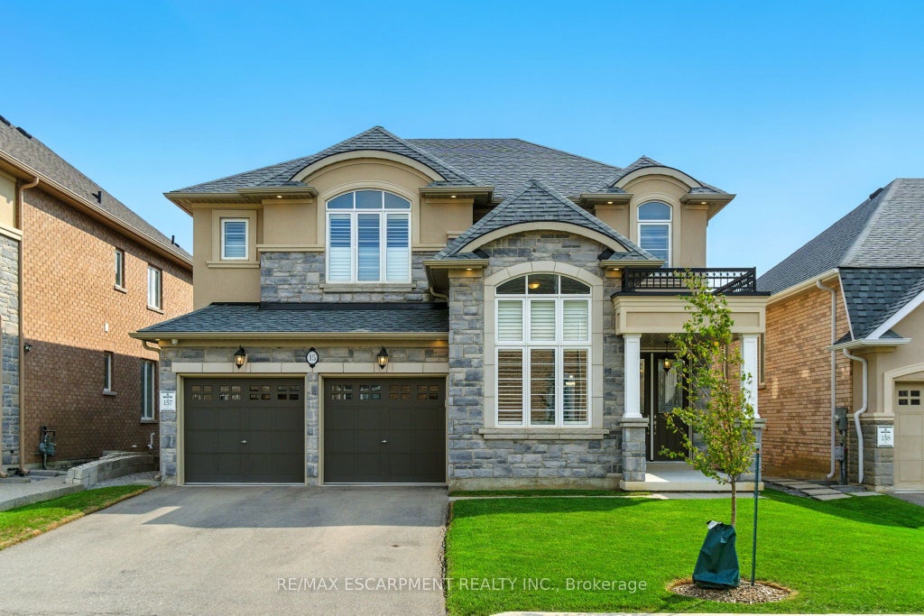 15 Robarts Drive, Hamilton