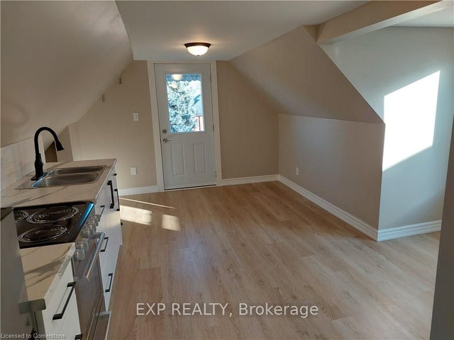 148 Gibson Avenue Loft, Hamilton