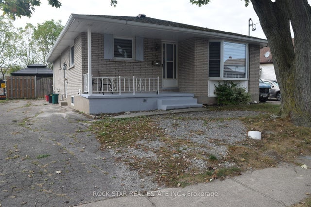 82 Deere Street Lower, Welland