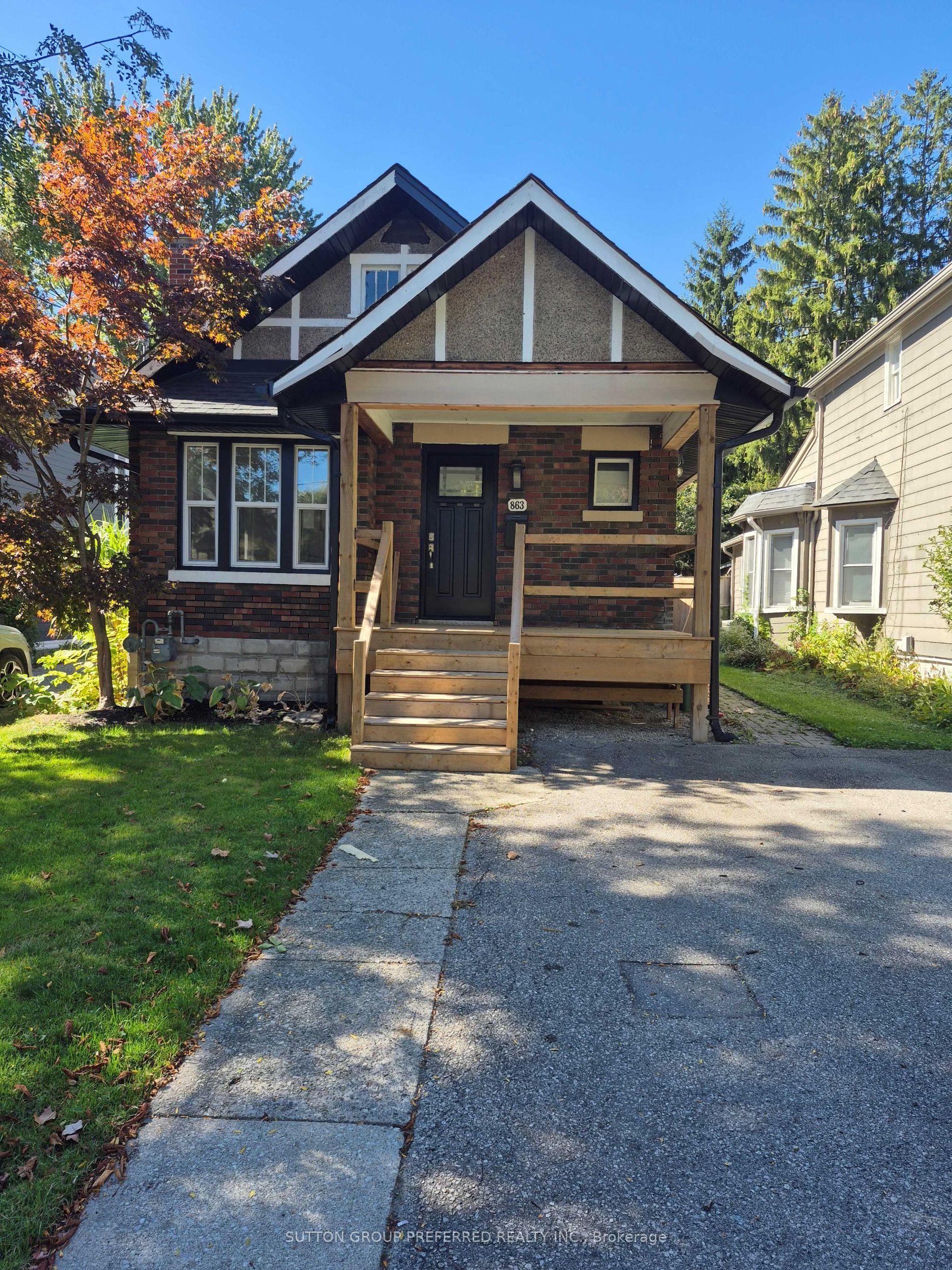 Photo of Listing #X12438896