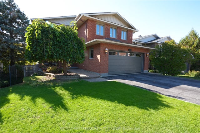 1354 Gaultois Avenue, Orleans - Convent Glen and Area