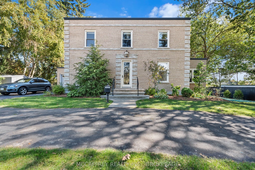 442 Dundas Street W, Greater Napanee