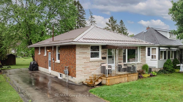 247 Albert Street S, West Grey