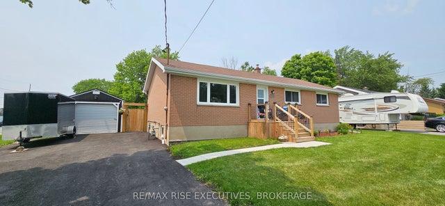 1453 Woodfield Crescent, Kingston