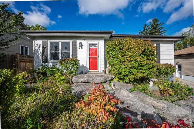 43 Lake Avenue N, Hamilton