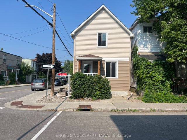 223 Carruthers Avenue, West Centre Town