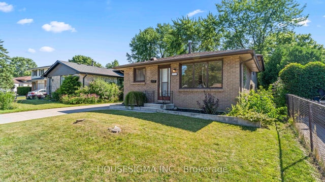 703 Millbank Drive, London South