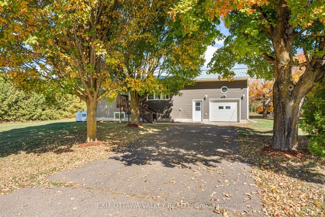 2155 Foresters Falls Road, Whitewater Region