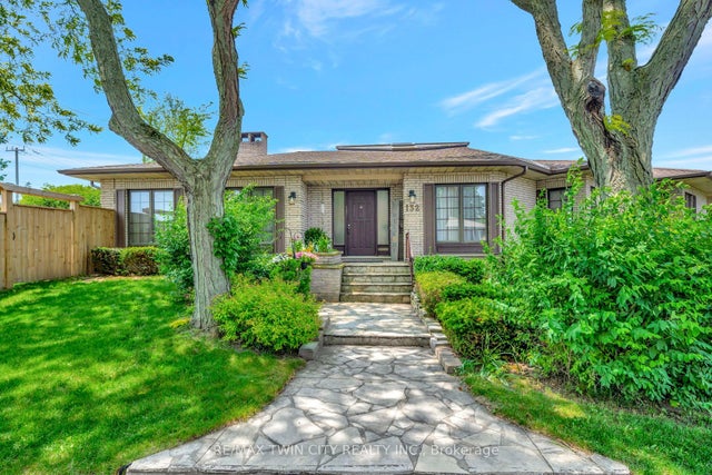 132 Oak Street, Norfolk