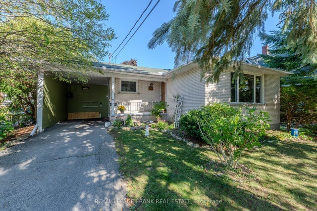 32 Melbourne Street E, Kawartha Lakes