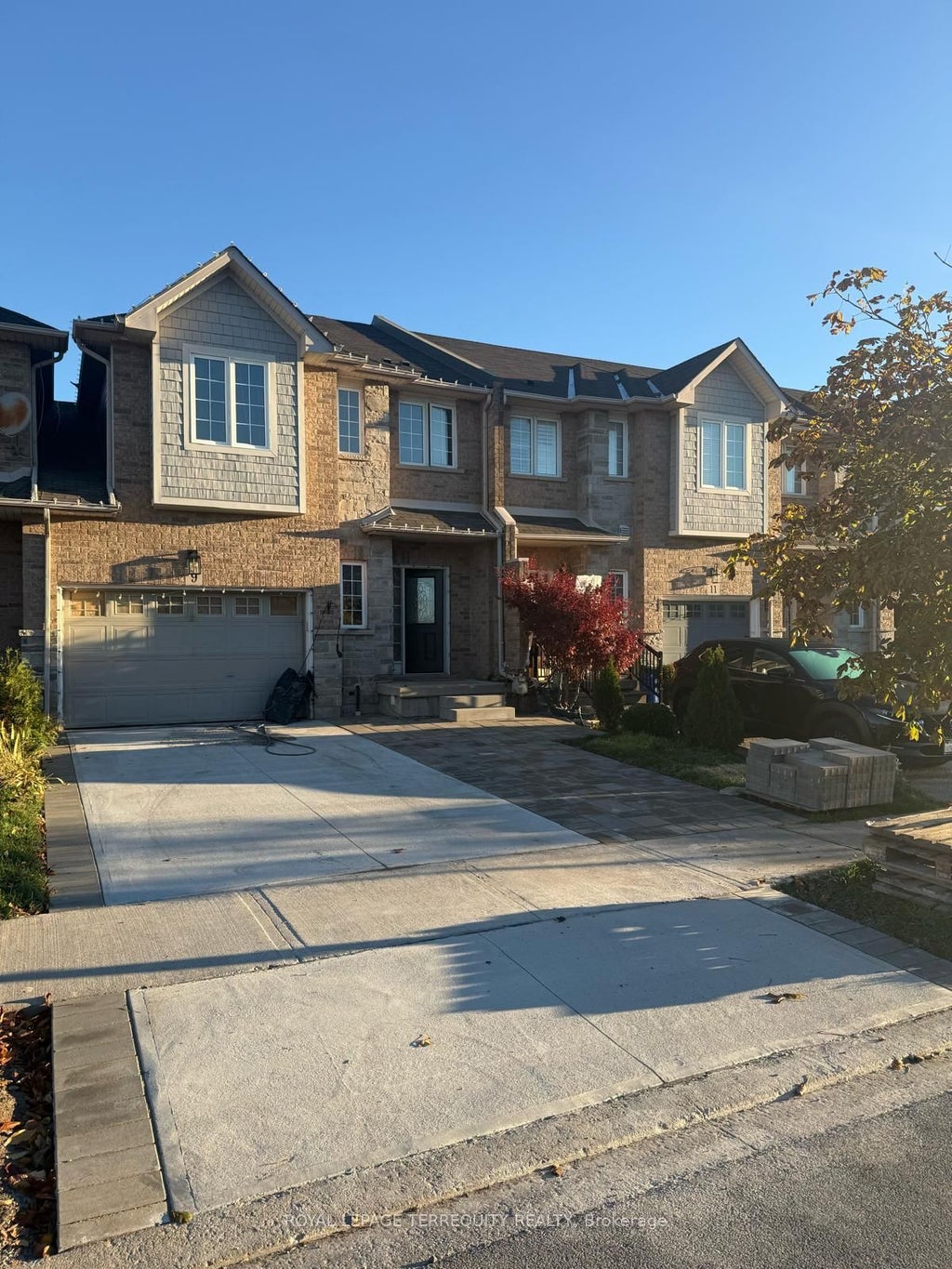 9 Palacebeach Trail, Hamilton