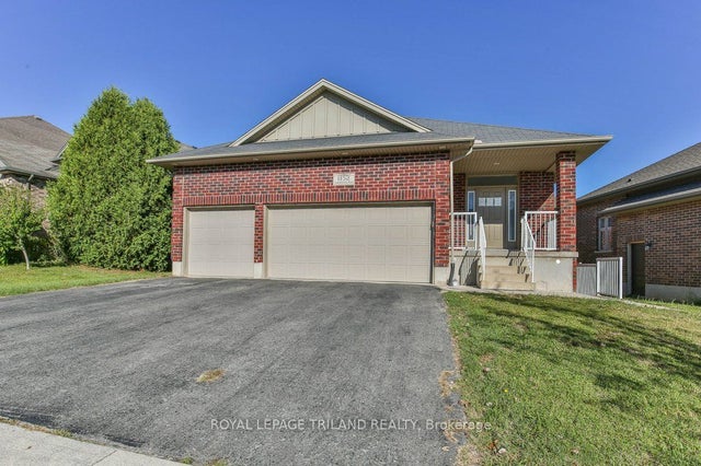 1152 Oakcrossing Road, London North