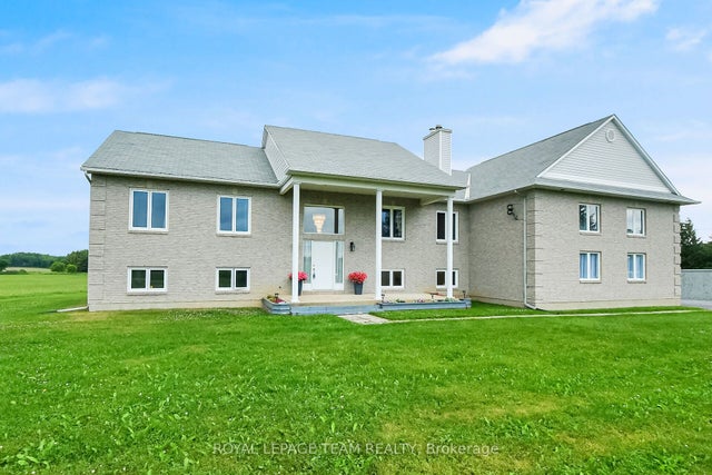 8665 Russell Road, Orleans - Cumberland and Area