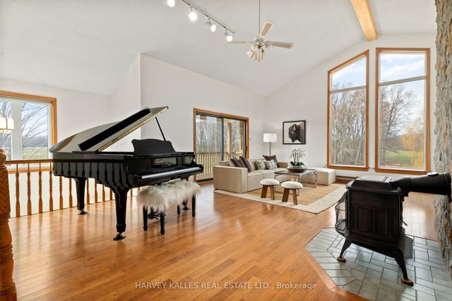 1015 County 2 Road, Prince Edward County