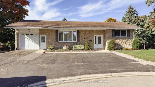 45 Winter Court, Central Huron