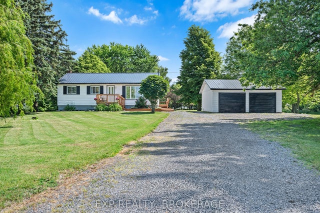 912 8th Line Road, Frontenac Islands