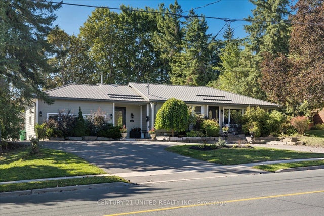 749 Spillsbury Drive, Peterborough