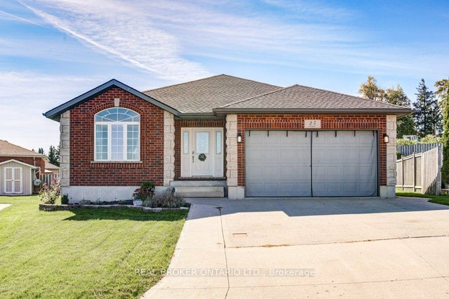 25 Pickett Court N, West Perth