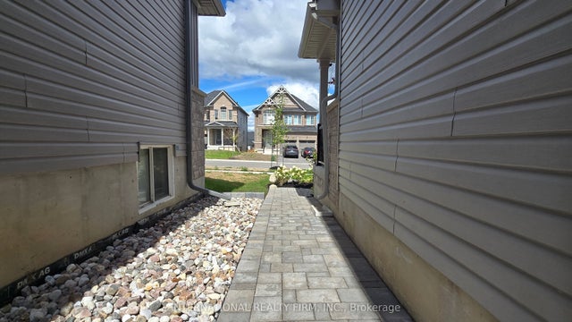21-b Hancock Crescent Basement, Kawartha Lakes